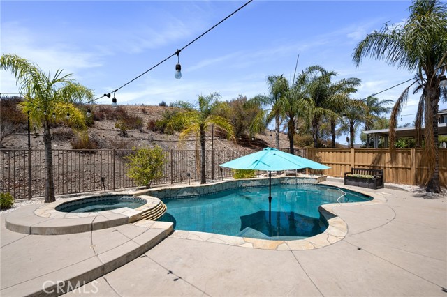 40924 Diana Lane, Lake Elsinore CA: https://media.crmls.org/medias/a41852f2-5551-46a9-b21c-72a53190ec0f.jpg