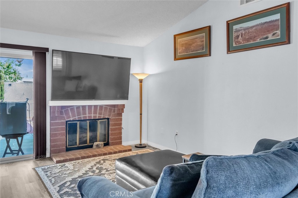 https://media.crmls.org/medias/a418a745-2039-438c-bee0-bed105256322.jpg?preset=X-Large