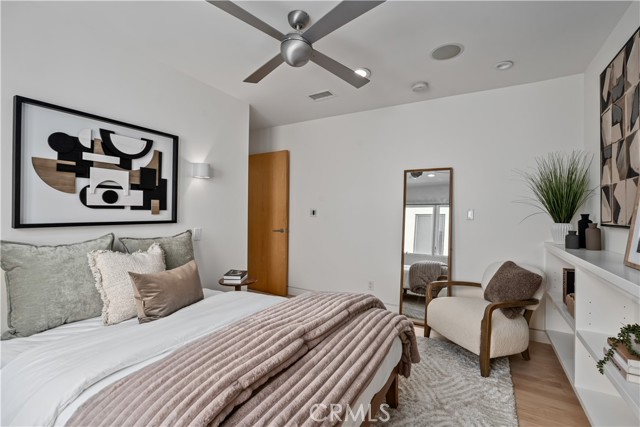 2540 Manhattan Avenue, Hermosa Beach CA: https://media.crmls.org/medias/a418d463-d66d-4f83-9d11-fc563f720e3b.jpg