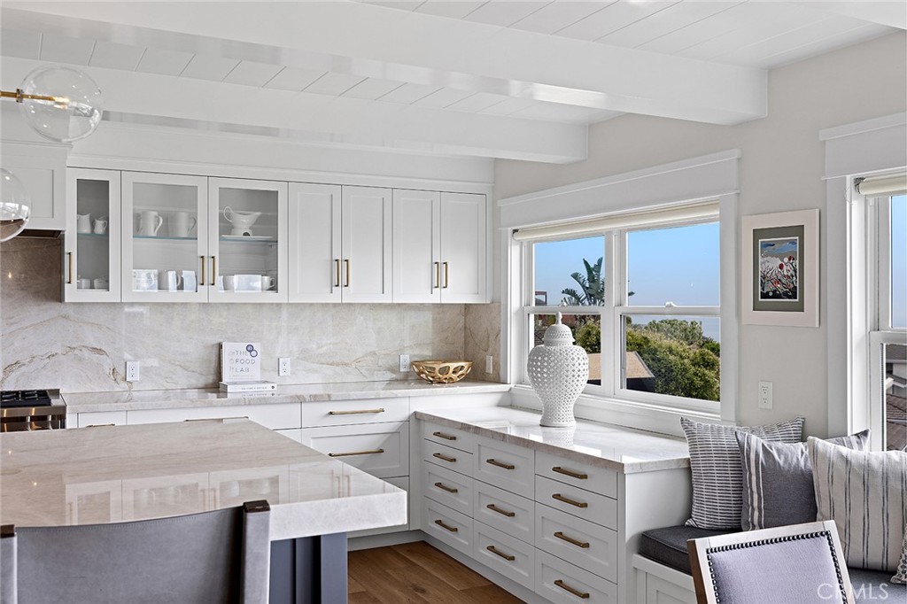 905 Canyon View Drive