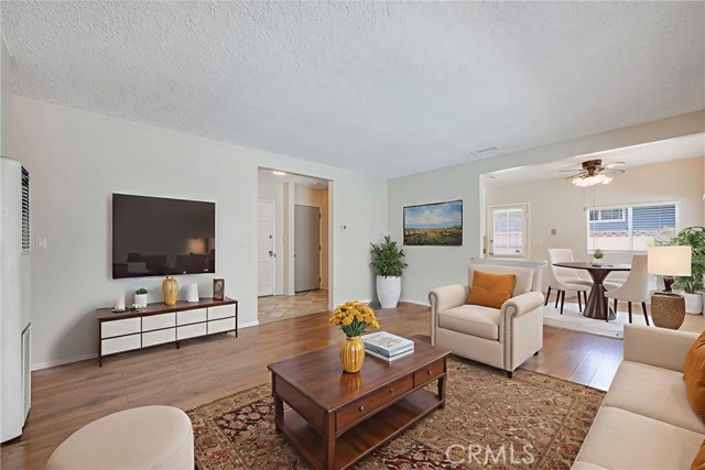 428 S Rosalinda Avenue, Azusa CA: https://media.crmls.org/medias/a41a1cc9-6c6e-42c3-8c9d-5f9cbeb7ec30.jpg
