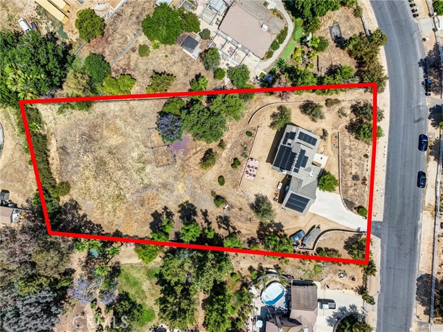 18623 Chickory Drive, Riverside CA: https://media.crmls.org/medias/a41a8dc3-69f6-4519-b275-6a7cf42a961c.jpg