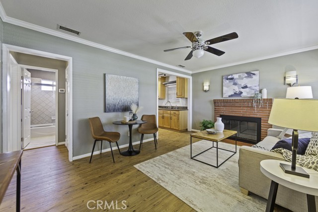 Detail Gallery Image 4 of 44 For 1832 N Brighton, Burbank,  CA 91506 - 2 Beds | 1 Baths