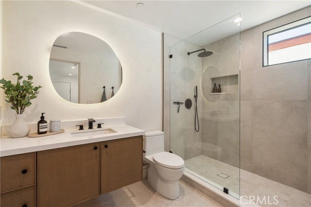 Detail Gallery Image 13 of 32 For 521 1/2 Iris, Corona Del Mar,  CA 92625 - 2 Beds | 2/1 Baths