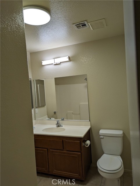 Detail Gallery Image 4 of 7 For 18778 Dogwood Ct, Adelanto,  CA 92301 - 3 Beds | 2 Baths