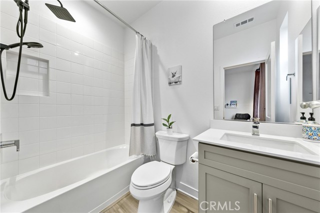 Detail Gallery Image 17 of 29 For 2560 Valentina Way #2,  Commerce,  CA 90040 - 3 Beds | 3 Baths