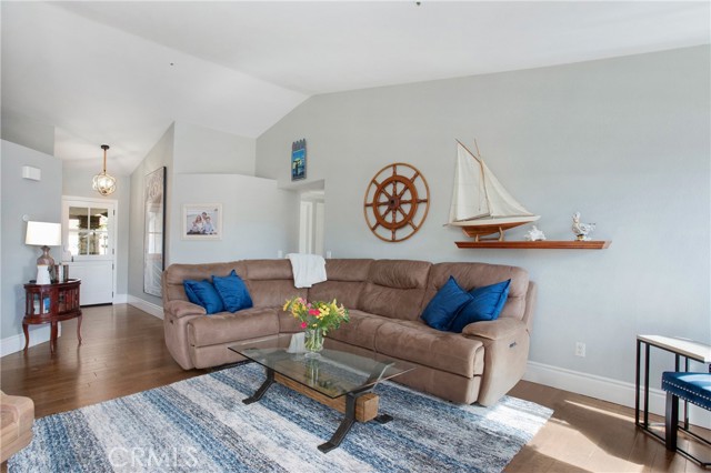 1202 Ganado, San Clemente CA: https://media.crmls.org/medias/a41d05b2-16f9-431d-8a3a-8ea35e736572.jpg