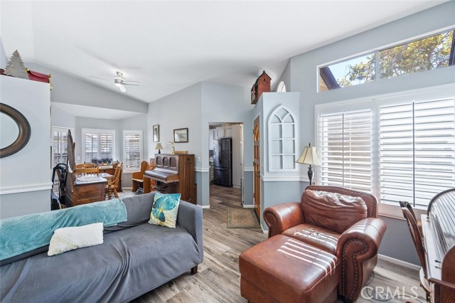 Detail Gallery Image 8 of 31 For 28123 Seco Canyon #94,  Saugus,  CA 91390 - 2 Beds | 2 Baths