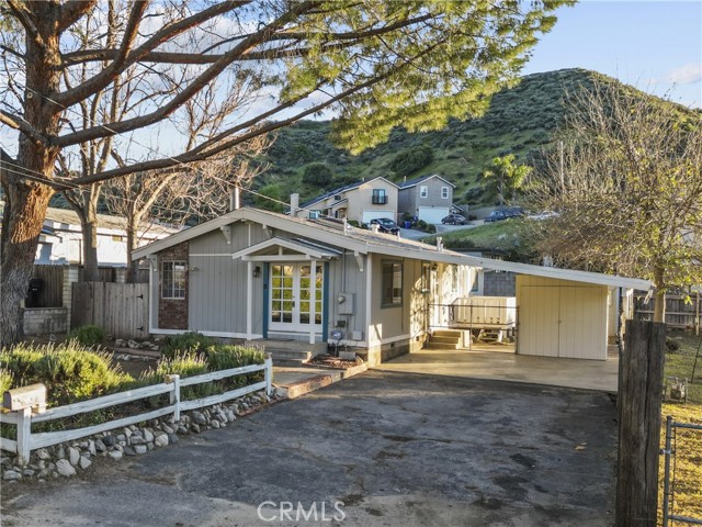 Detail Gallery Image 2 of 39 For 29506 Cromwell Ave, Castaic,  CA 91384 - 3 Beds | 2 Baths