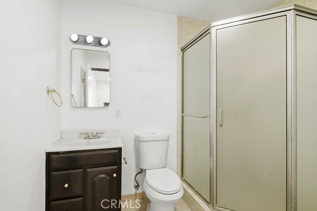 https://media.crmls.org/medias/a41da5d1-9419-495c-9406-493a2f21916b.jpg?preset=X-Large