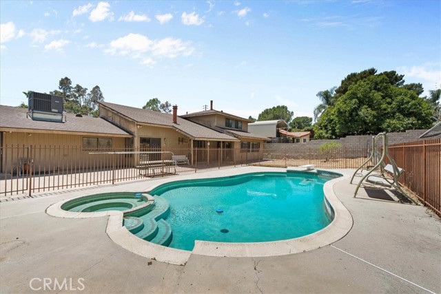 18510 Santa Fe Avenue, San Bernardino CA: https://media.crmls.org/medias/a41da798-9ac8-4ab3-94b0-d2d7c52366b8.jpg
