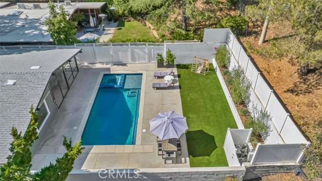2712 N Beverly Glen Boulevard, Los Angeles CA: https://media.crmls.org/medias/a41defef-cfd5-4ddc-967b-1991c589c910.jpg