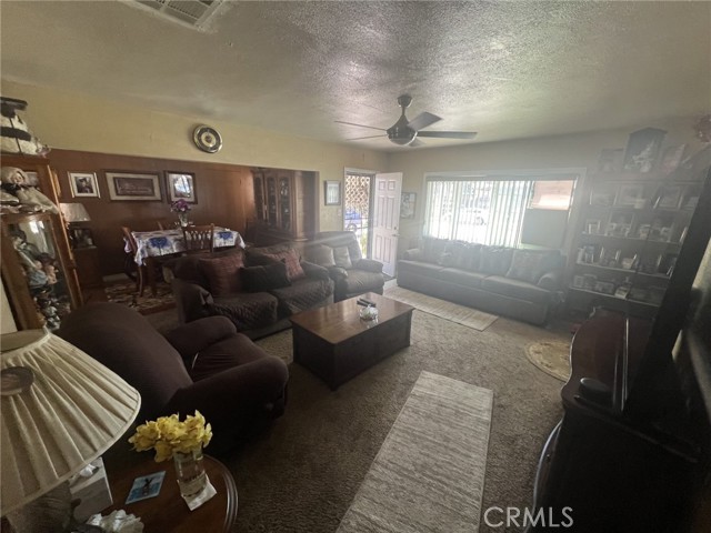 Detail Gallery Image 4 of 16 For 8323 Emerald Ave, Fontana,  CA 92335 - 2 Beds | 1 Baths