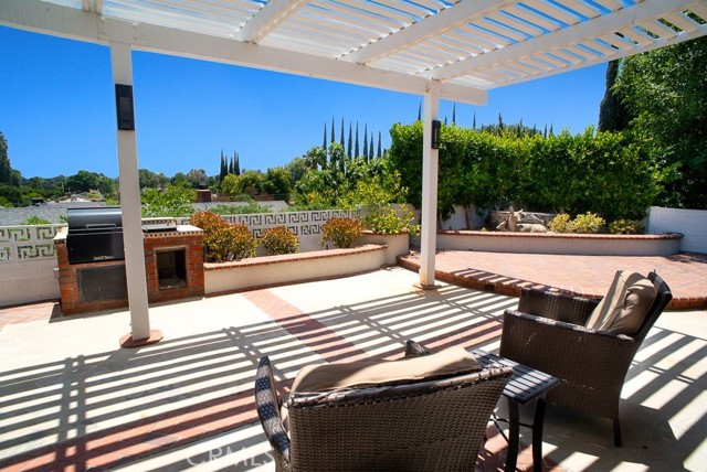 8464 Moorcroft Avenue, West Hills CA: https://media.crmls.org/medias/a4205e9e-4f18-4499-a5d1-61a575f1687a.jpg
