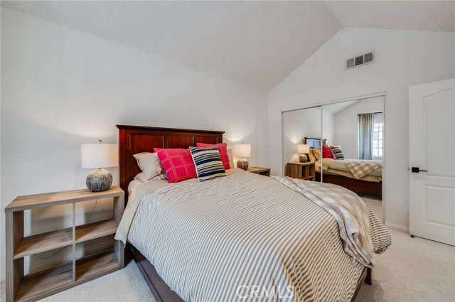 Detail Gallery Image 17 of 24 For 2461 Oneida St #B,  Pasadena,  CA 91107 - 4 Beds | 2/1 Baths