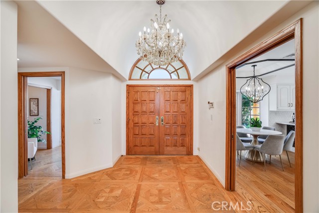 Detail Gallery Image 13 of 41 For 950 Hampton, Arcadia,  CA 91006 - 5 Beds | 6/2 Baths