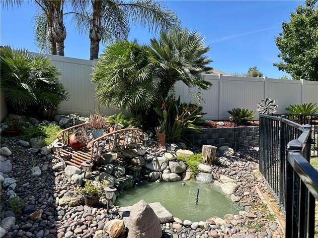 Detail Gallery Image 5 of 30 For 35579 Country Creek Dr, Yucaipa,  CA 92399 - 4 Beds | 2 Baths