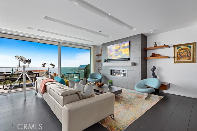 Detail Gallery Image 4 of 73 For 1088 Del Mar Ave, Laguna Beach,  CA 92651 - 4 Beds | 4/1 Baths