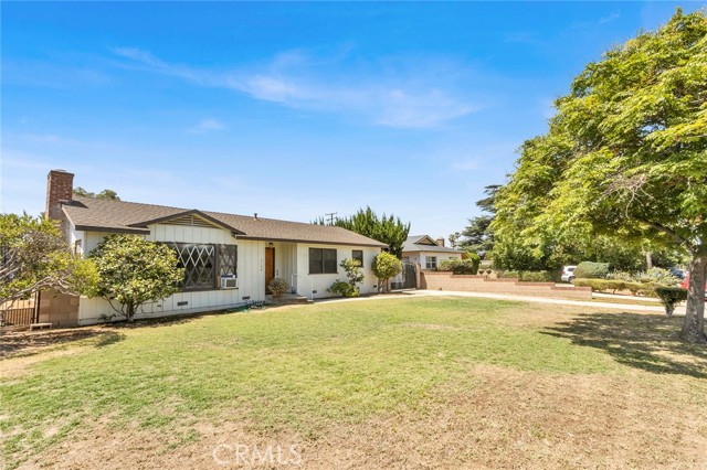 2106 E Cortez E Street, West Covina CA: https://media.crmls.org/medias/a422d237-fc82-45f6-a01b-df386744592b.jpg