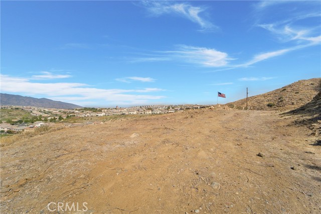 11085 Canyon Circle, Corona CA: https://media.crmls.org/medias/a422e662-f616-456b-89d2-d21005068097.jpg