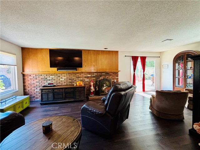 Detail Gallery Image 7 of 14 For 3124 E Jacaranda Ave, Orange,  CA 92867 - 5 Beds | 3 Baths