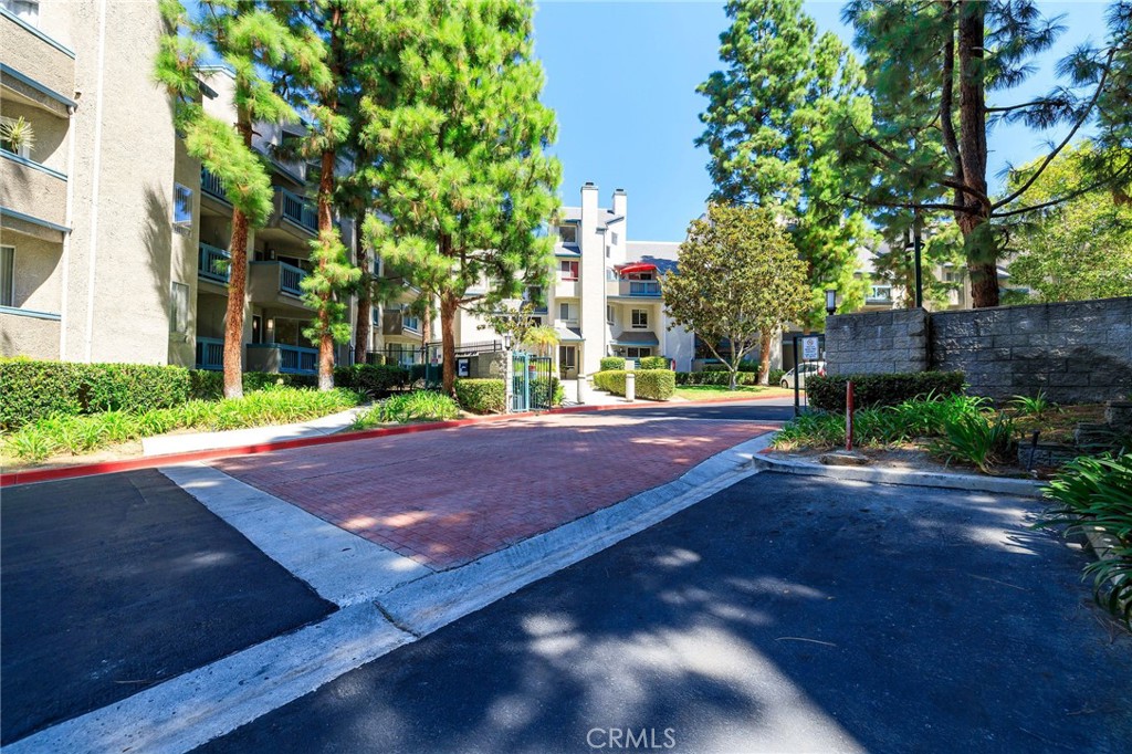 https://media.crmls.org/medias/a42327ab-867f-4bfd-81e3-58258da2d830.jpg?preset=X-Large
