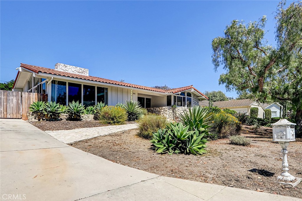 2552 Palos Verdes Drive W