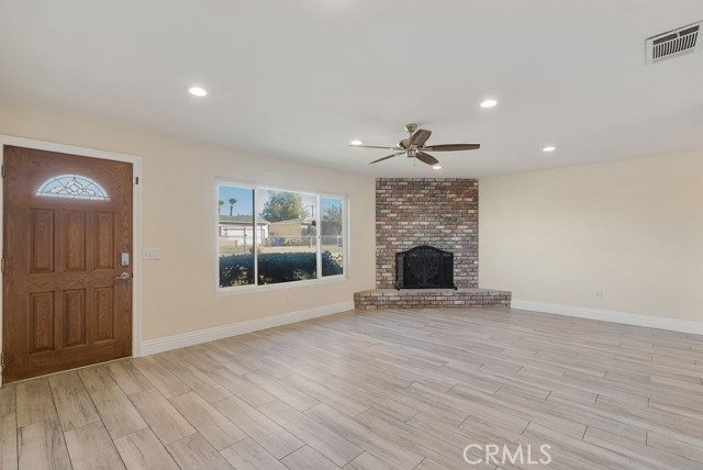 Detail Gallery Image 4 of 53 For 5973 Hudson, Jurupa Valley,  CA 92509 - 4 Beds | 3 Baths