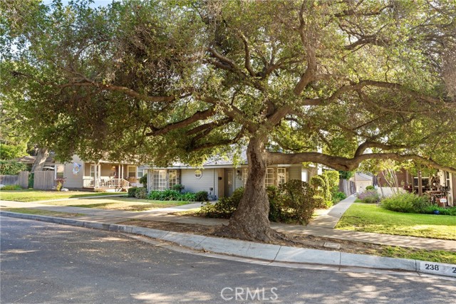 Detail Gallery Image 4 of 50 For 236 Monroe Pl, Monrovia,  CA 91016 - 4 Beds | 2 Baths