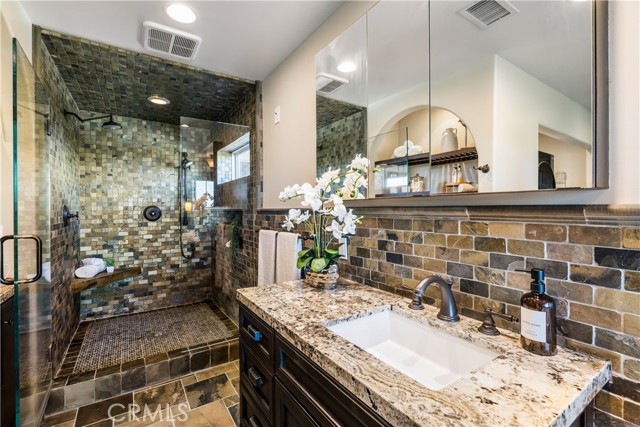 Detail Gallery Image 33 of 65 For 29732 Arroyo Oak Ln, Castaic,  CA 91384 - 5 Beds | 5 Baths