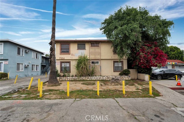 7224 Hazeltine Avenue, Van Nuys CA: https://media.crmls.org/medias/a4260dfd-3d85-4d88-a5d0-bf2db023afda.jpg
