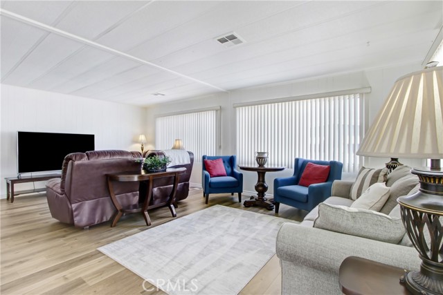 Detail Gallery Image 5 of 21 For 4095 Fruit St #920,  La Verne,  CA 91750 - 2 Beds | 2 Baths