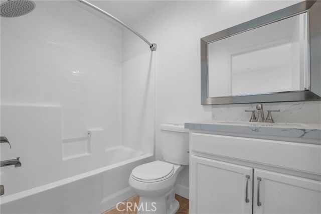 16710 Nicklaus Drive, Sylmar CA: https://media.crmls.org/medias/a42668ce-e5ac-4feb-b802-88ef3627efa9.jpg