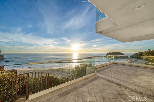 Detail Gallery Image 29 of 73 For 21 Bay, Laguna Beach,  CA 92651 - 6 Beds | 6/1 Baths