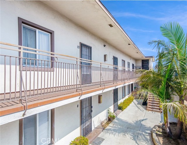 1825 Chestnut Avenue, Long Beach, California 90806, ,Multi-Family,For Sale,Chestnut,CV24203235