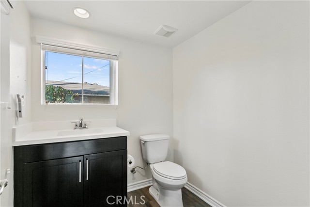 Detail Gallery Image 15 of 19 For 626 Seabright Cir, Costa Mesa,  CA 92627 - 2 Beds | 2/1 Baths