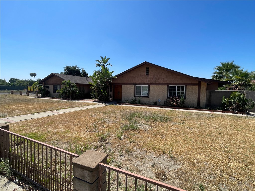 1309 W Ralston