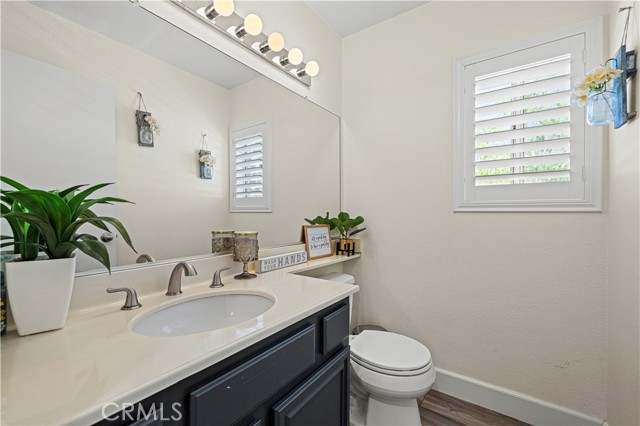 28519 Forest Meadow Place, Castaic CA: https://media.crmls.org/medias/a4273b07-8879-4e72-8e0f-667d2cb007e3.jpg