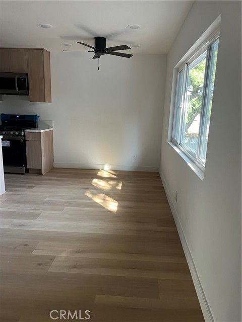 Detail Gallery Image 7 of 12 For 14805 Chase St #224,  Panorama City,  CA 91402 - 2 Beds | 1 Baths