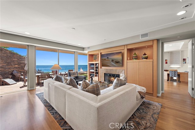 Detail Gallery Image 7 of 38 For 1603 S Coast Hwy #F,  Laguna Beach,  CA 92651 - 3 Beds | 3 Baths