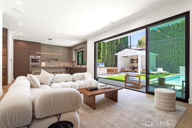 Detail Gallery Image 26 of 65 For 4625 Vesper Ave, Sherman Oaks,  CA 91403 - 5 Beds | 5/2 Baths