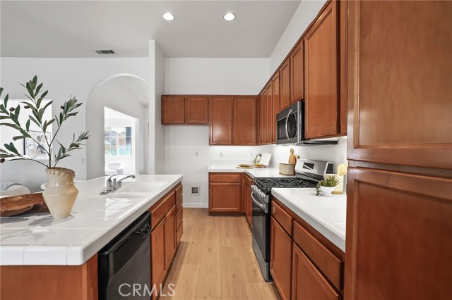 Detail Gallery Image 13 of 39 For 587 Big Sky Dr, Oceanside,  CA 92058 - 4 Beds | 2 Baths