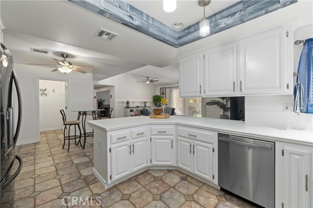 Detail Gallery Image 14 of 34 For 2800 Gus Ct, Lancaster,  CA 93536 - 3 Beds | 2 Baths