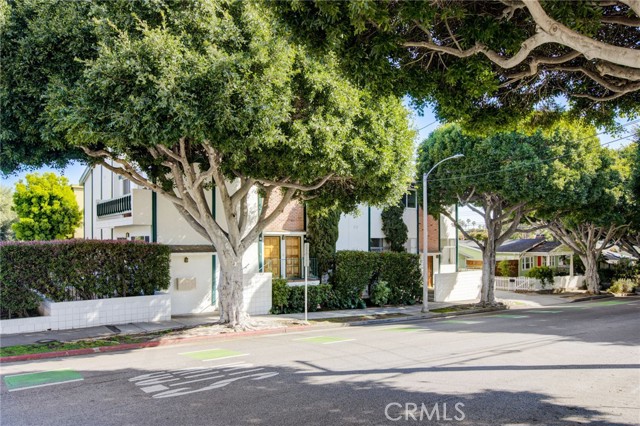 Detail Gallery Image 30 of 36 For 1304 Berkeley St #3,  Santa Monica,  CA 90404 - 4 Beds | 2 Baths