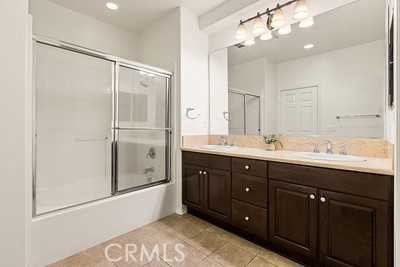 https://media.crmls.org/medias/a42ab703-f53b-4b2a-b06a-5d35e47860c1.jpg?preset=X-Large