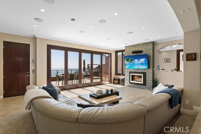 Detail Gallery Image 18 of 75 For 31422 Ceanothus Dr, Laguna Beach,  CA 92651 - 3 Beds | 3/1 Baths