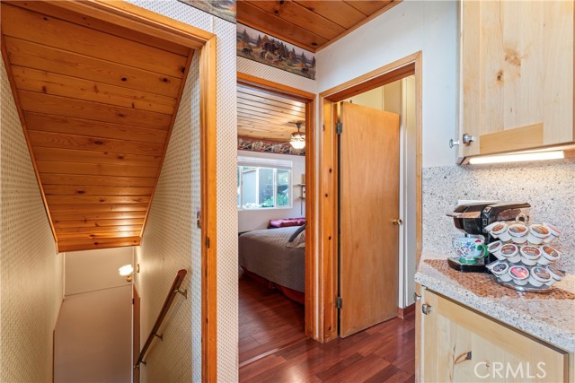 328 Wylerhorn Drive, Crestline CA: https://media.crmls.org/medias/a42ba5b6-73b5-46d1-9aa5-978f2a5e1d54.jpg