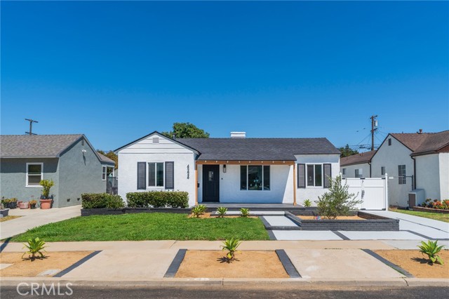 4224 Falcon Avenue, Long Beach CA: https://media.crmls.org/medias/a42bdaa9-7672-4541-9f8f-adcd9d4884ca.jpg