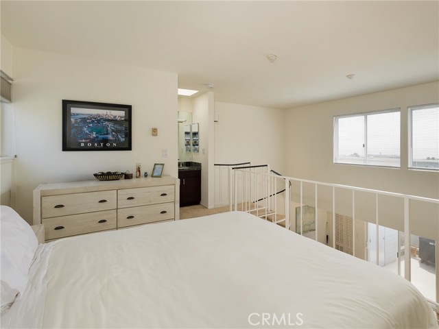 220 The Village, Redondo Beach, California 90277, 1 Bedroom Bedrooms, ,1 BathroomBathrooms,Residential,Sold,The Village,SB24153464