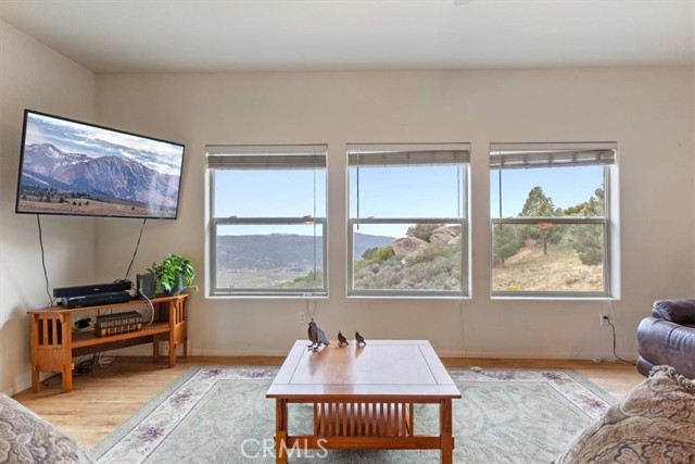 Detail Gallery Image 10 of 73 For 24921 Sunset Way, Tehachapi,  CA 93561 - 2 Beds | 2 Baths